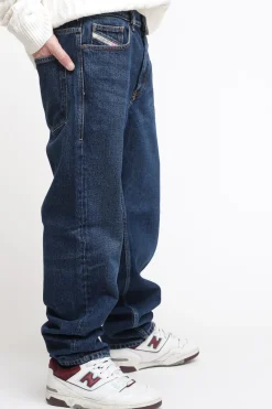 2010 - 007E6 L. 32 Pantaloni